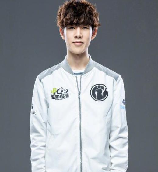 让我们携手并进！ Bilibili Gaming 官方： Easyhoon 将继续担任俱乐部教练