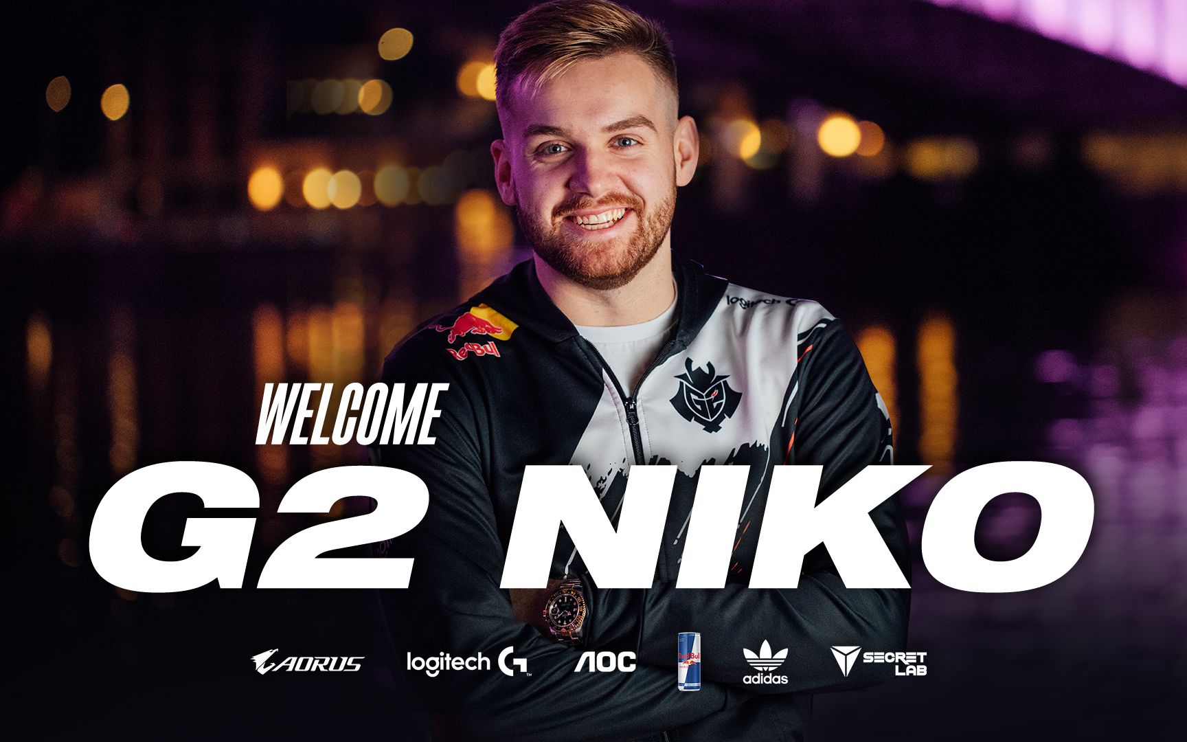 AL Club 发布了最终化妆的幕后照片：红熊猫的幕后照片来了~