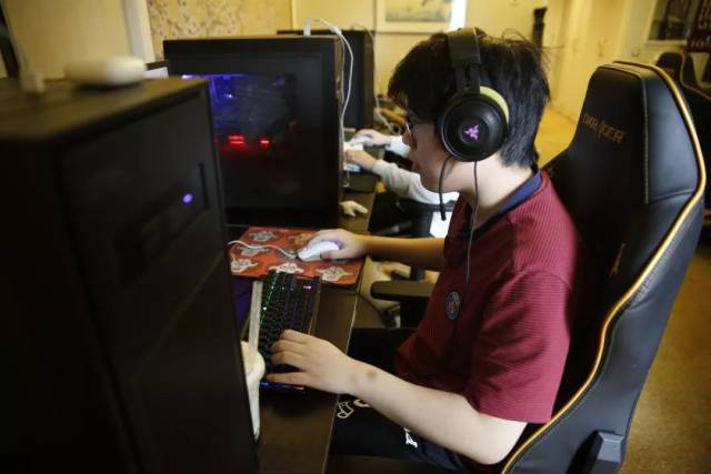 KSCERATO ： 我希望能进入决赛并向 Vitality 复仇。