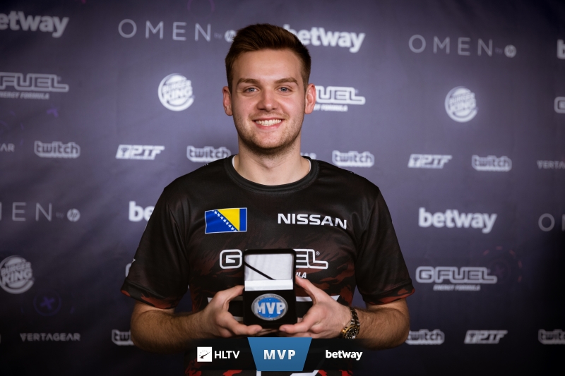 EDG加冕世界冠军，成为LPL第三个全球总决赛冠军